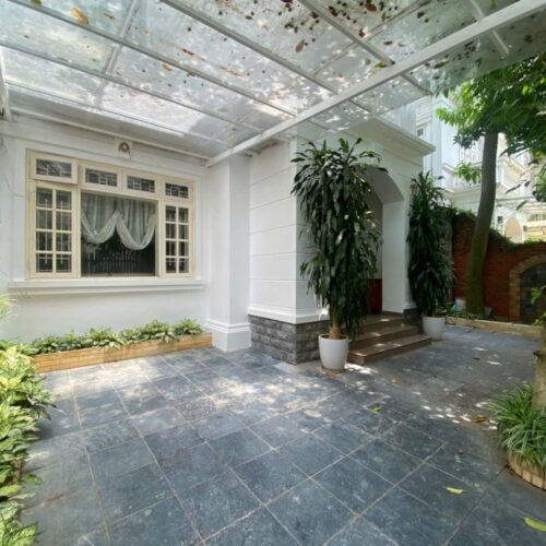 Beautiful lake-view 5-bedroom villa at Ciputra for rent (1)