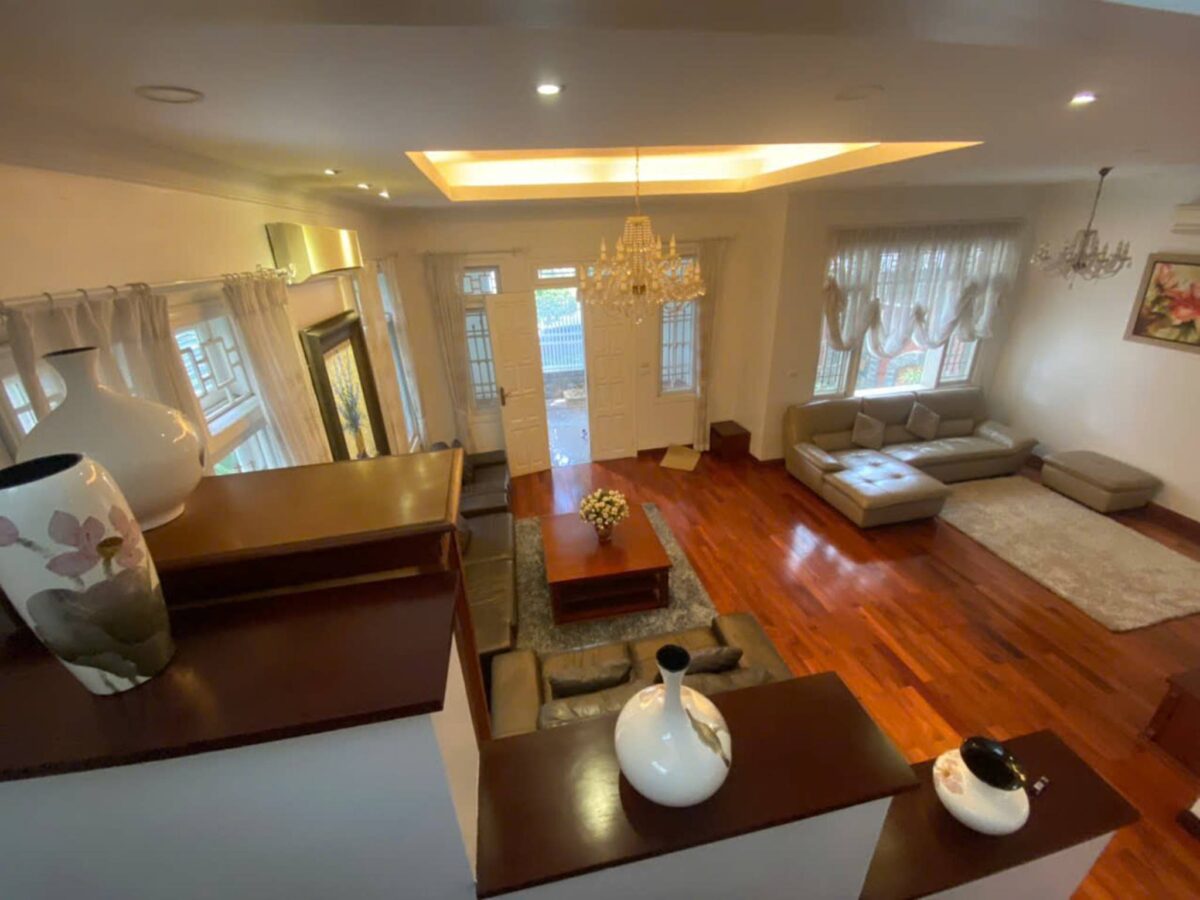 Beautiful lake-view 5-bedroom villa at Ciputra for rent (12)