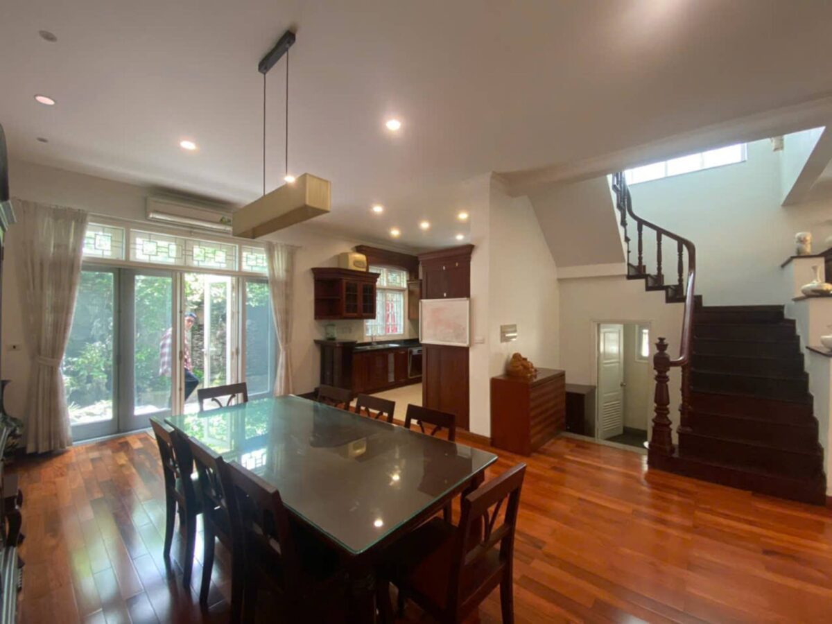 Beautiful lake-view 5-bedroom villa at Ciputra for rent (14)