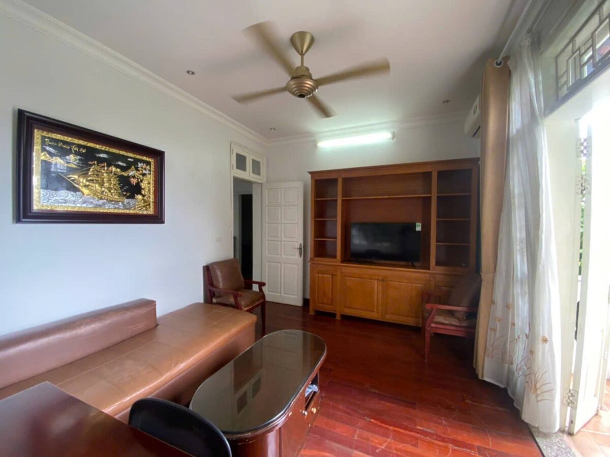 Beautiful lake-view 5-bedroom villa at Ciputra for rent (27)
