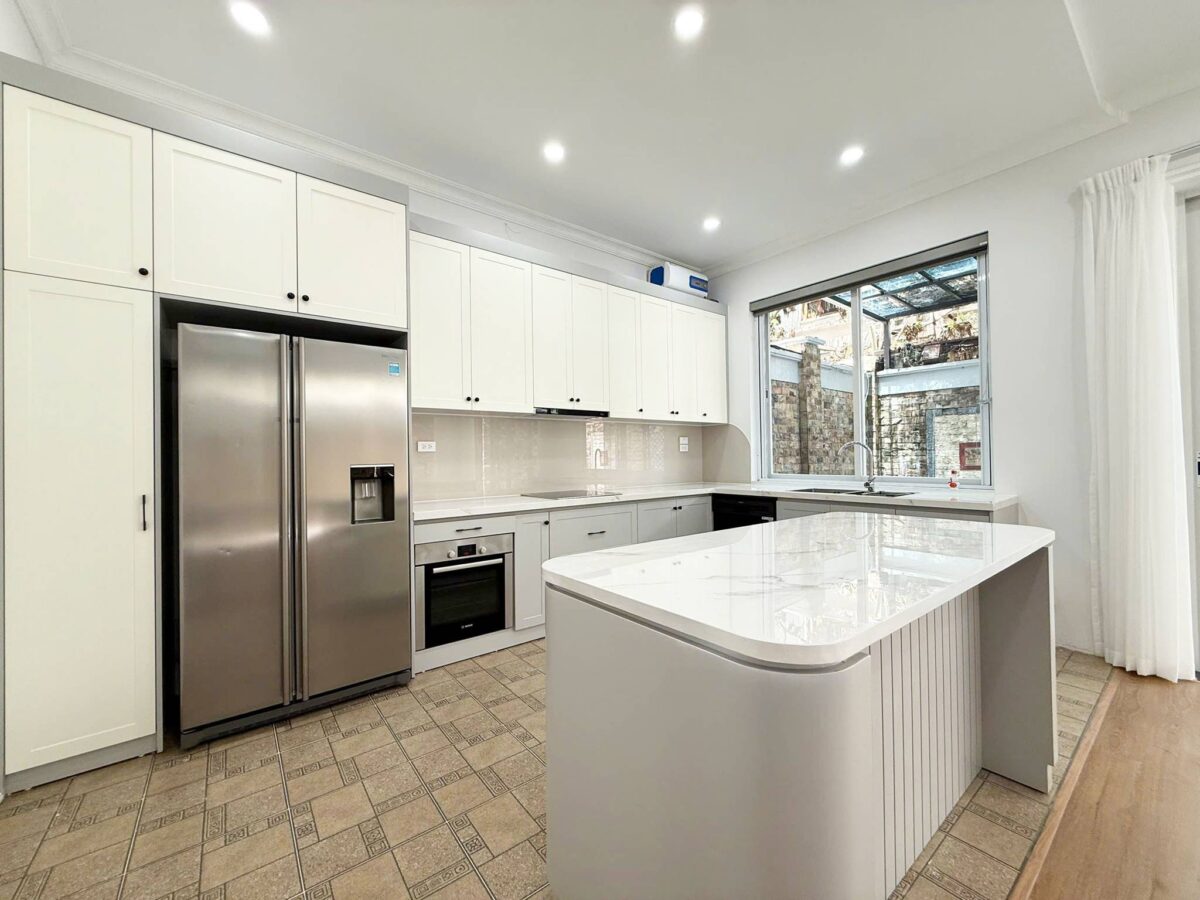 Brand-new modern 5-bedroom villa at Ciputra for rent (11)