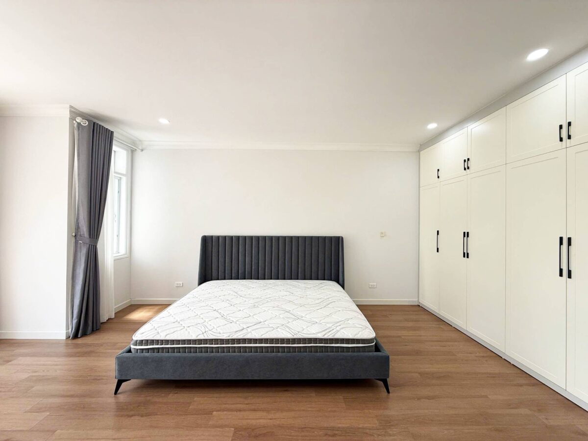 Brand-new modern 5-bedroom villa at Ciputra for rent (17)