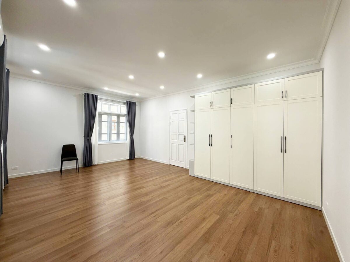 Brand-new modern 5-bedroom villa at Ciputra for rent (23)
