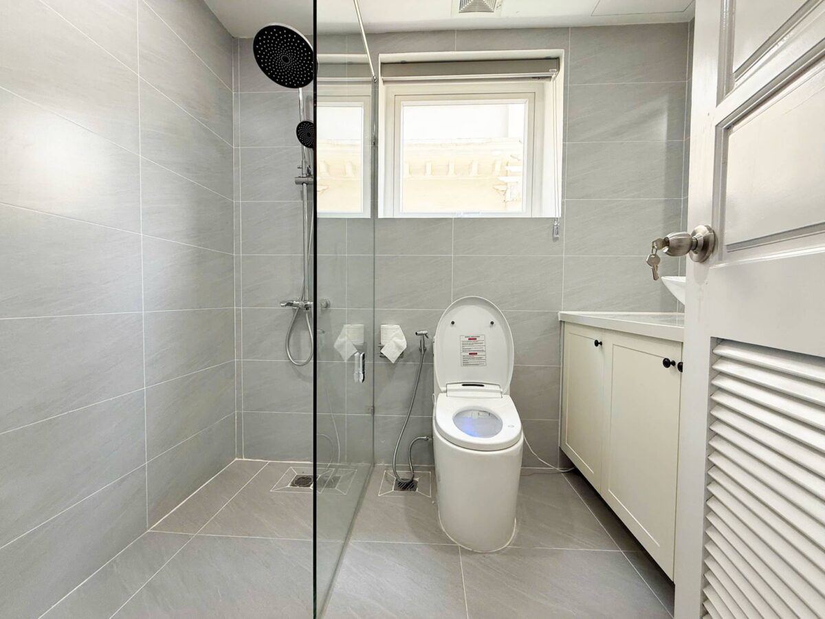 Brand-new modern 5-bedroom villa at Ciputra for rent (24)