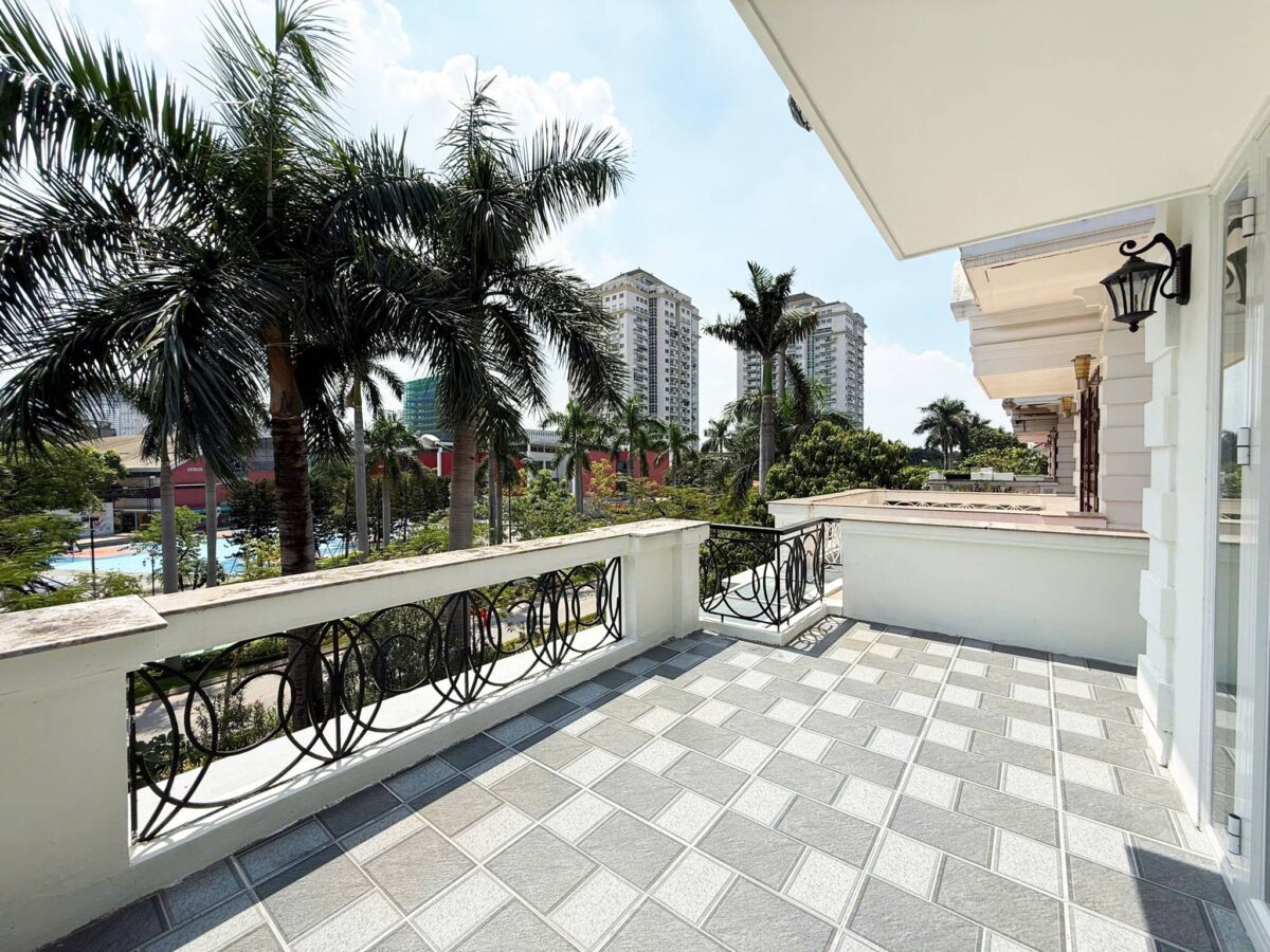 Brand-new modern 5-bedroom villa at Ciputra for rent (29)