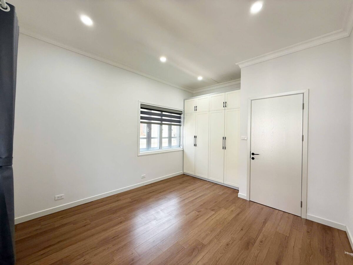 Brand-new modern 5-bedroom villa at Ciputra for rent (34)