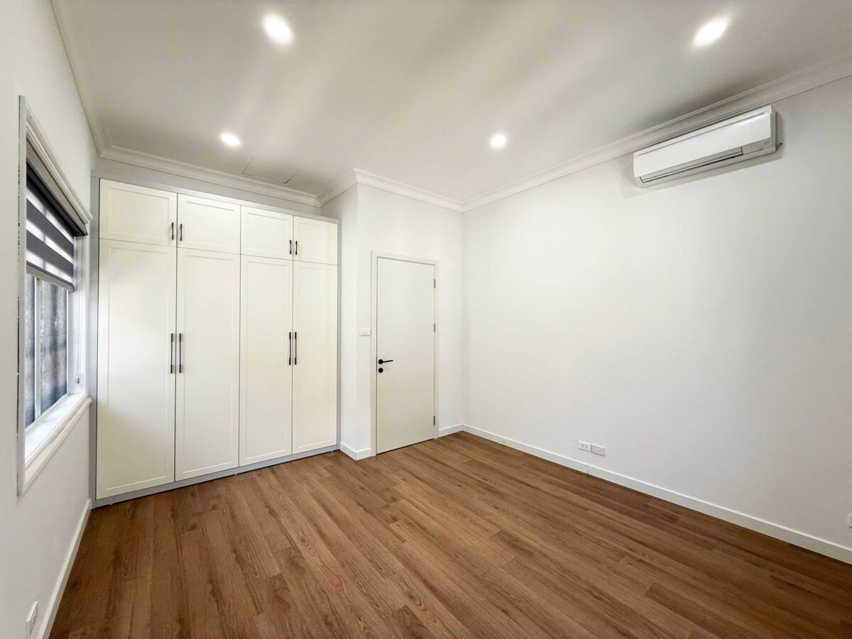 Brand-new modern 5-bedroom villa at Ciputra for rent (35)
