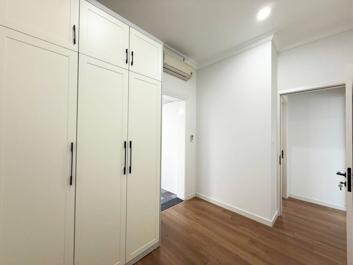 Brand-new modern 5-bedroom villa at Ciputra for rent (37)