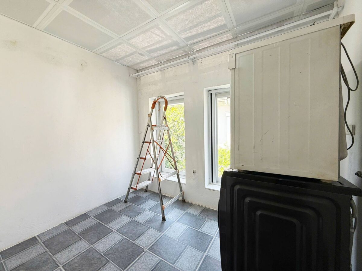 Brand-new modern 5-bedroom villa at Ciputra for rent (38)
