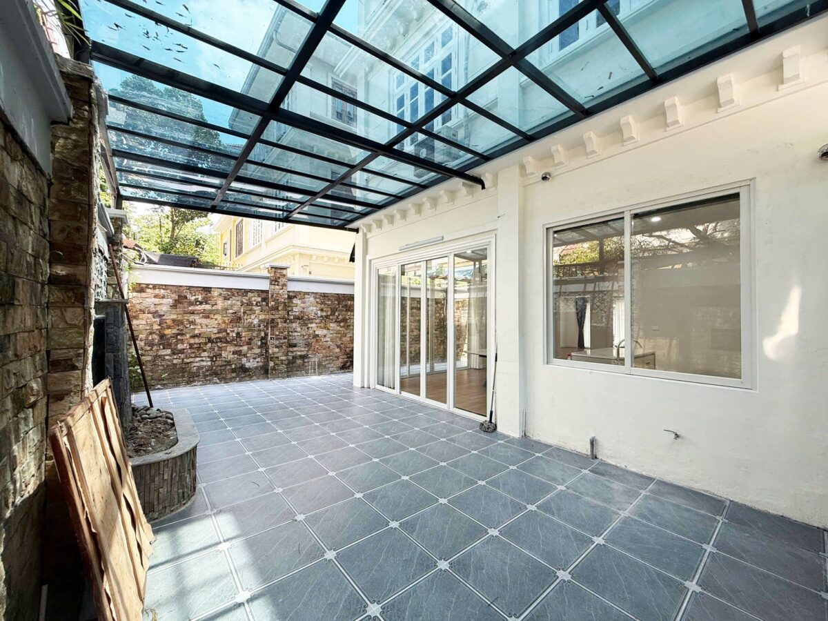 Brand-new modern 5-bedroom villa at Ciputra for rent (42)