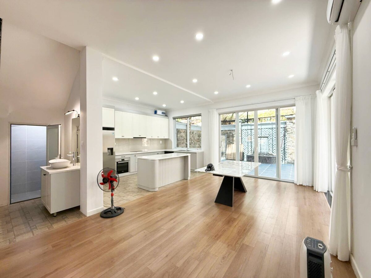 Brand-new modern 5-bedroom villa at Ciputra for rent (8)