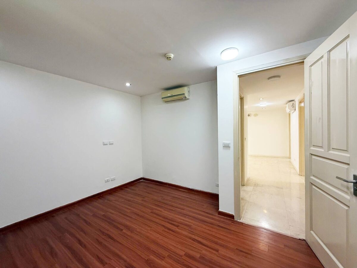 Capacious 3-bedroom 182-SQM apartment at P1 Ciputra for rent (10)