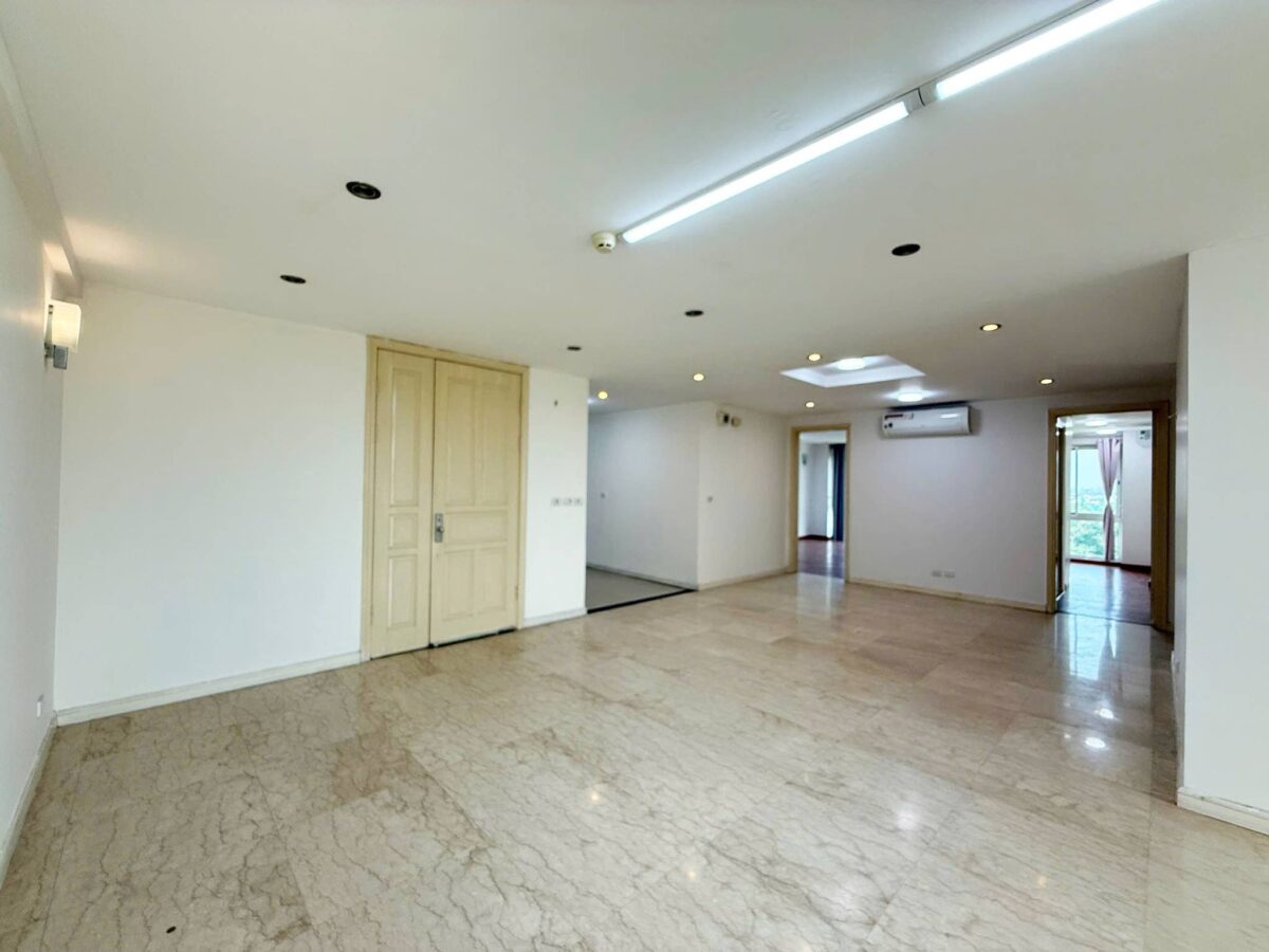 Capacious 3-bedroom 182-SQM apartment at P1 Ciputra for rent (3)
