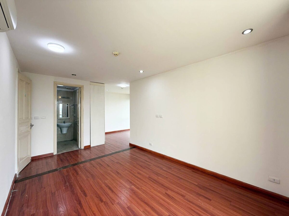 Capacious 3-bedroom 182-SQM apartment at P1 Ciputra for rent (7)
