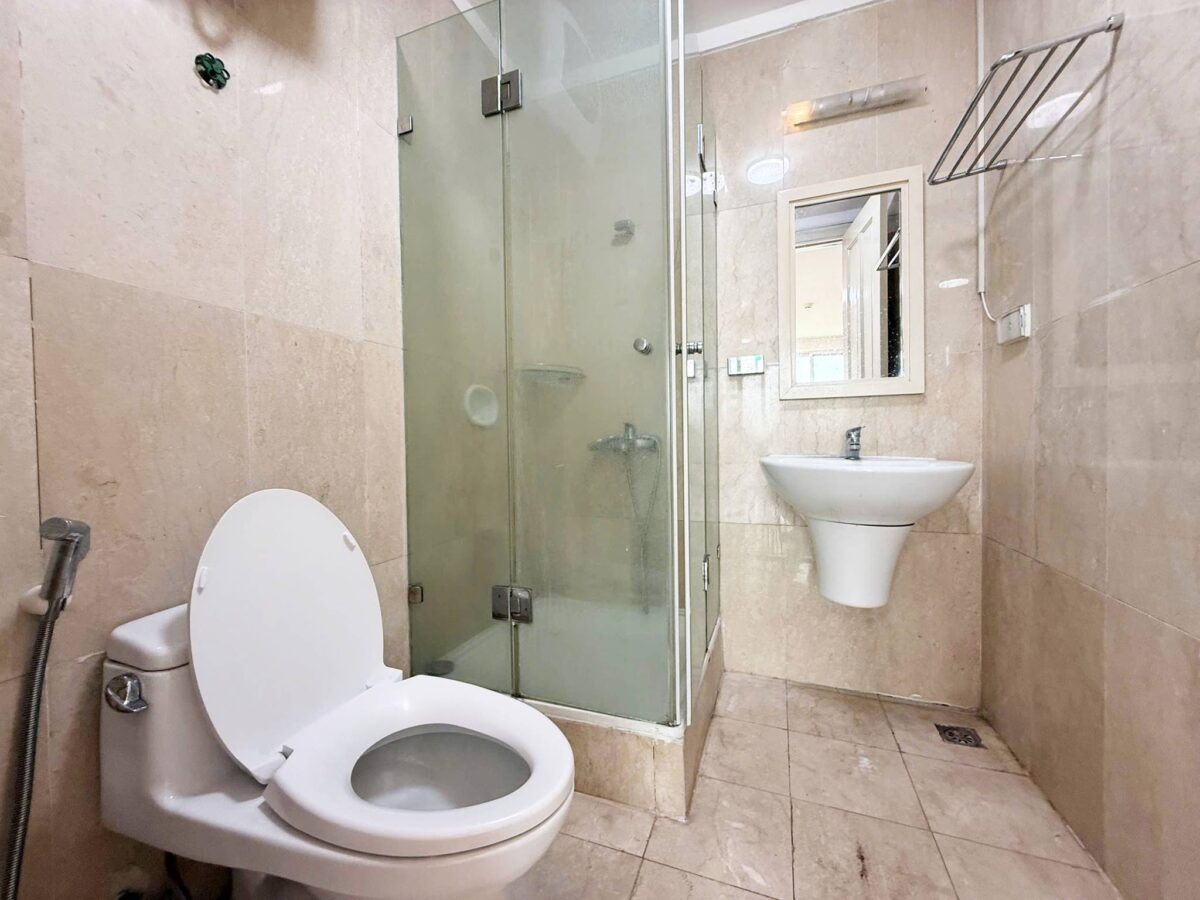 Capacious 3-bedroom 182-SQM apartment at P1 Ciputra for rent (9)
