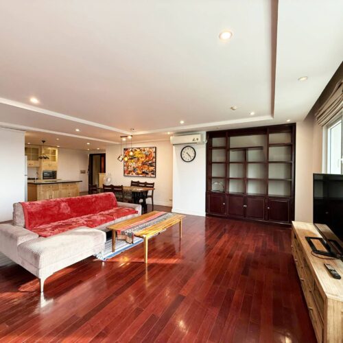 Cheap 3-bedroom 153-SQM apartment at E1 Ciputra for rent (1)