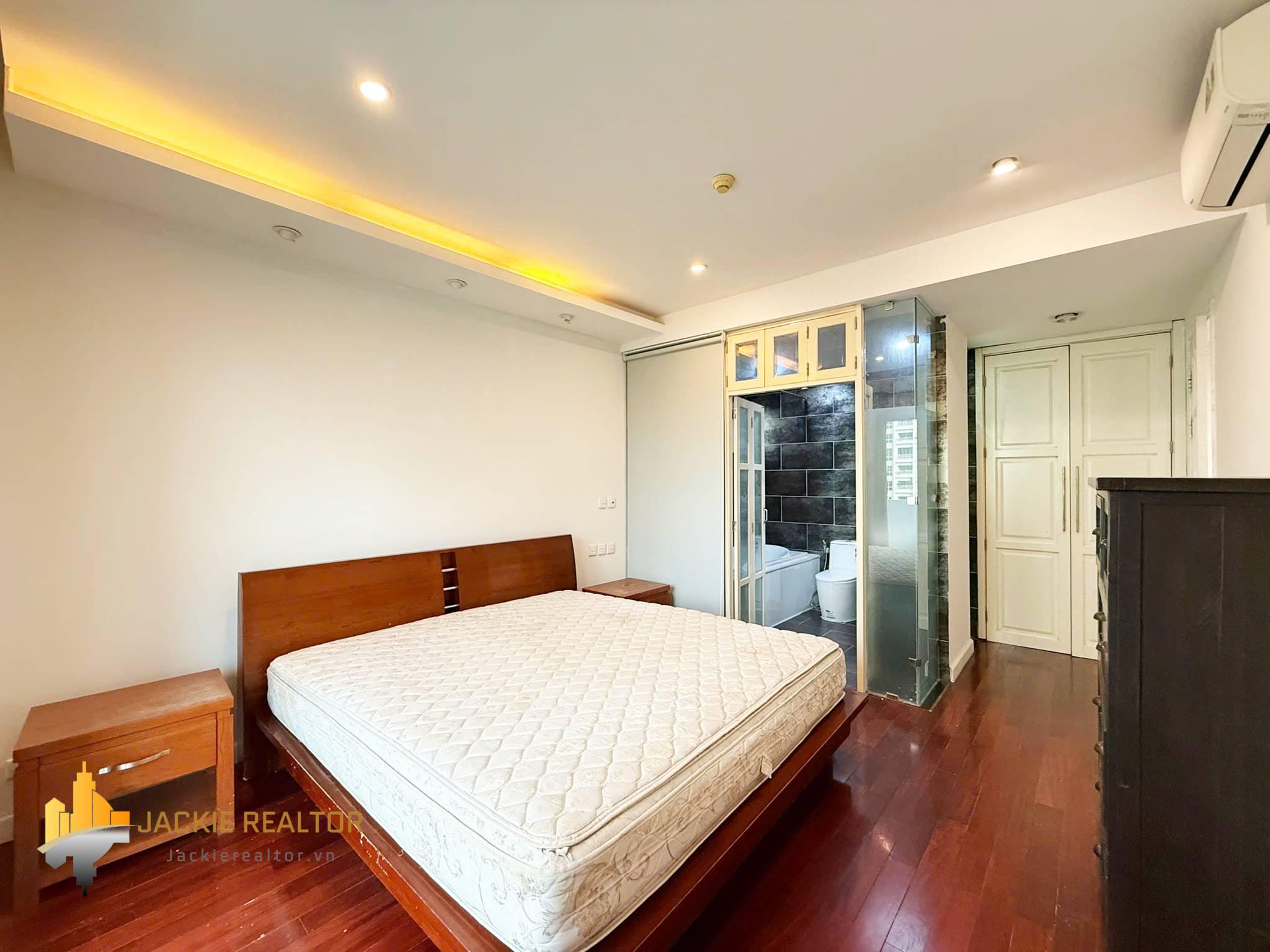 Cheap 3-bedroom 153-SQM apartment at E1 Ciputra for rent (14) Cheap 3-bedroom 153-SQM apartment at E1 Ciputra for rent (14)