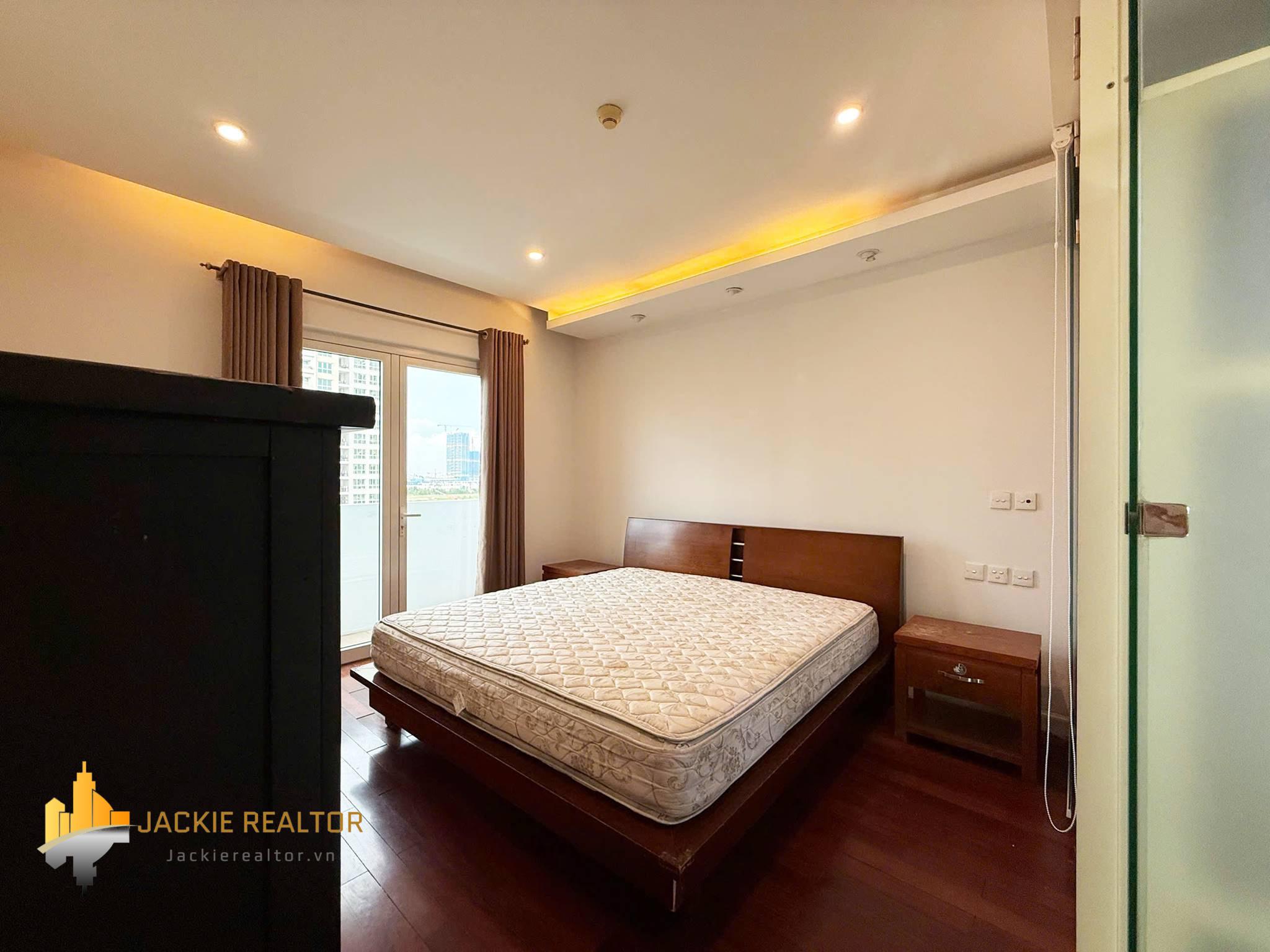 Cheap 3-bedroom 153-SQM apartment at E1 Ciputra for rent (15) Cheap 3-bedroom 153-SQM apartment at E1 Ciputra for rent (15)