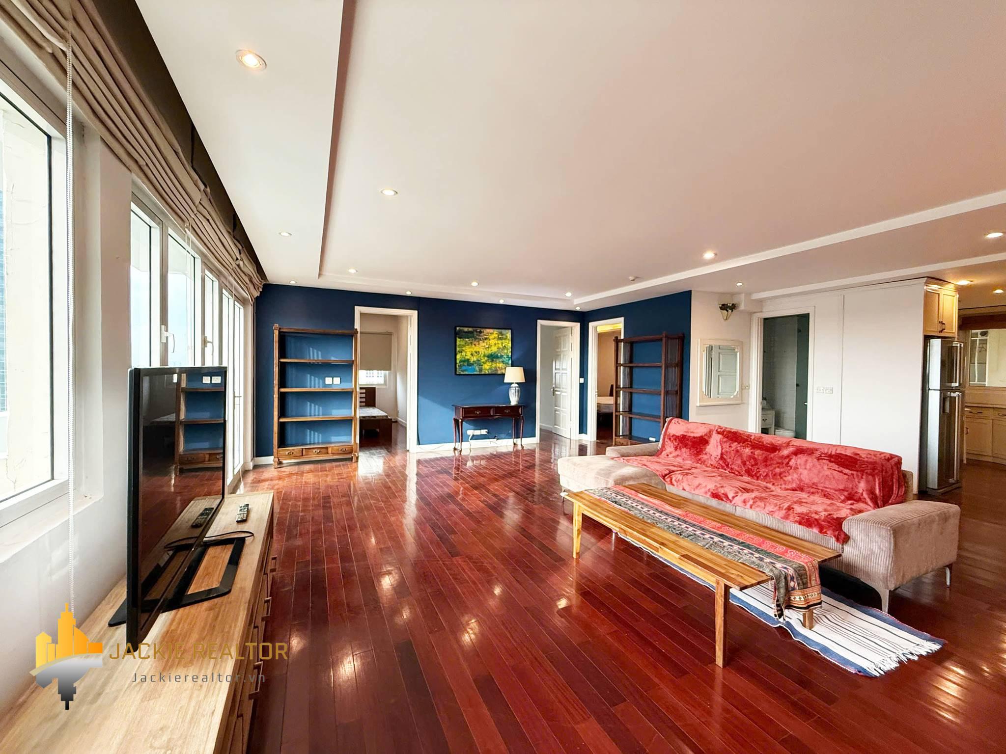 Cheap 3-bedroom 153-SQM apartment at E1 Ciputra for rent (2) Cheap 3-bedroom 153-SQM apartment at E1 Ciputra for rent (2)