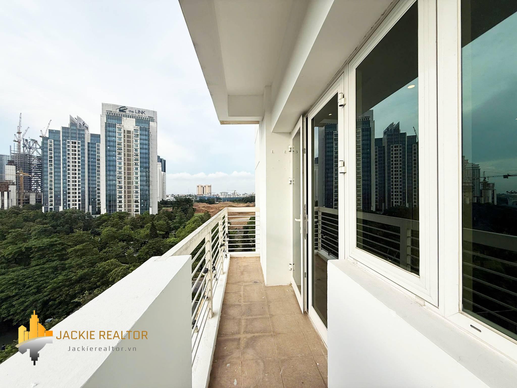 Cheap 3-bedroom 153-SQM apartment at E1 Ciputra for rent (23) Cheap 3-bedroom 153-SQM apartment at E1 Ciputra for rent (23)