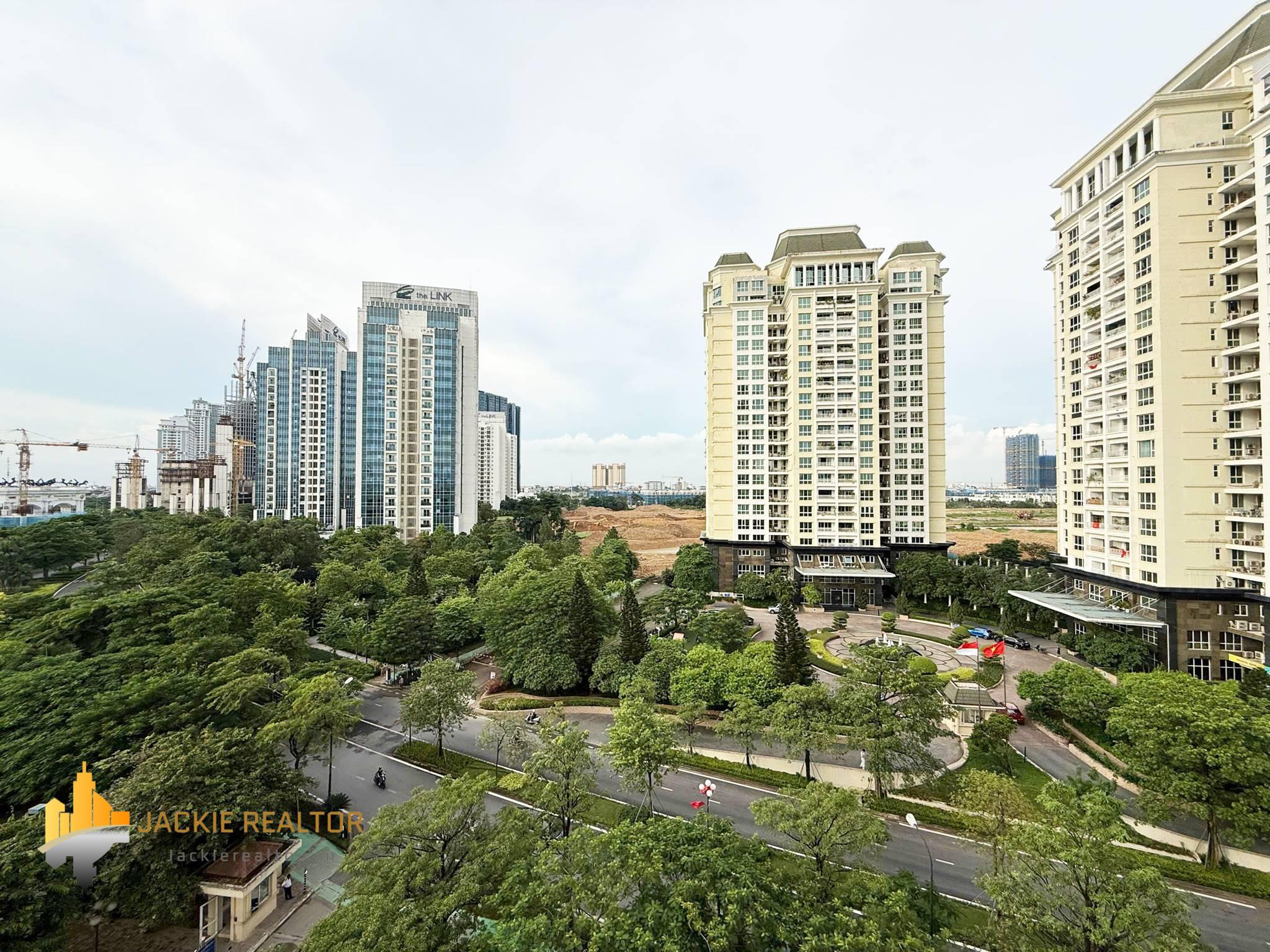 Cheap 3-bedroom 153-SQM apartment at E1 Ciputra for rent (24) Cheap 3-bedroom 153-SQM apartment at E1 Ciputra for rent (24)