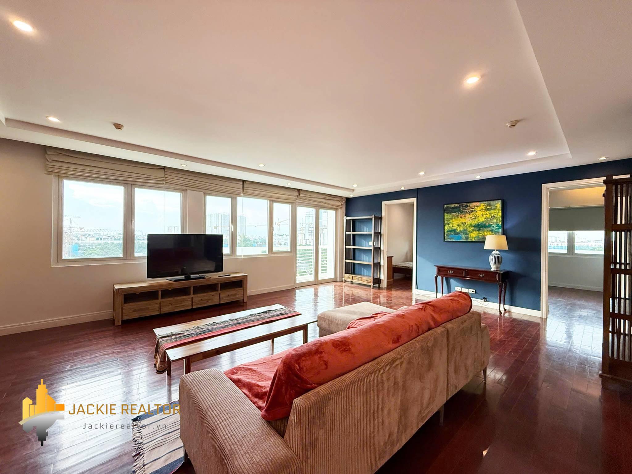 Cheap 3-bedroom 153-SQM apartment at E1 Ciputra for rent (3) Cheap 3-bedroom 153-SQM apartment at E1 Ciputra for rent (3)