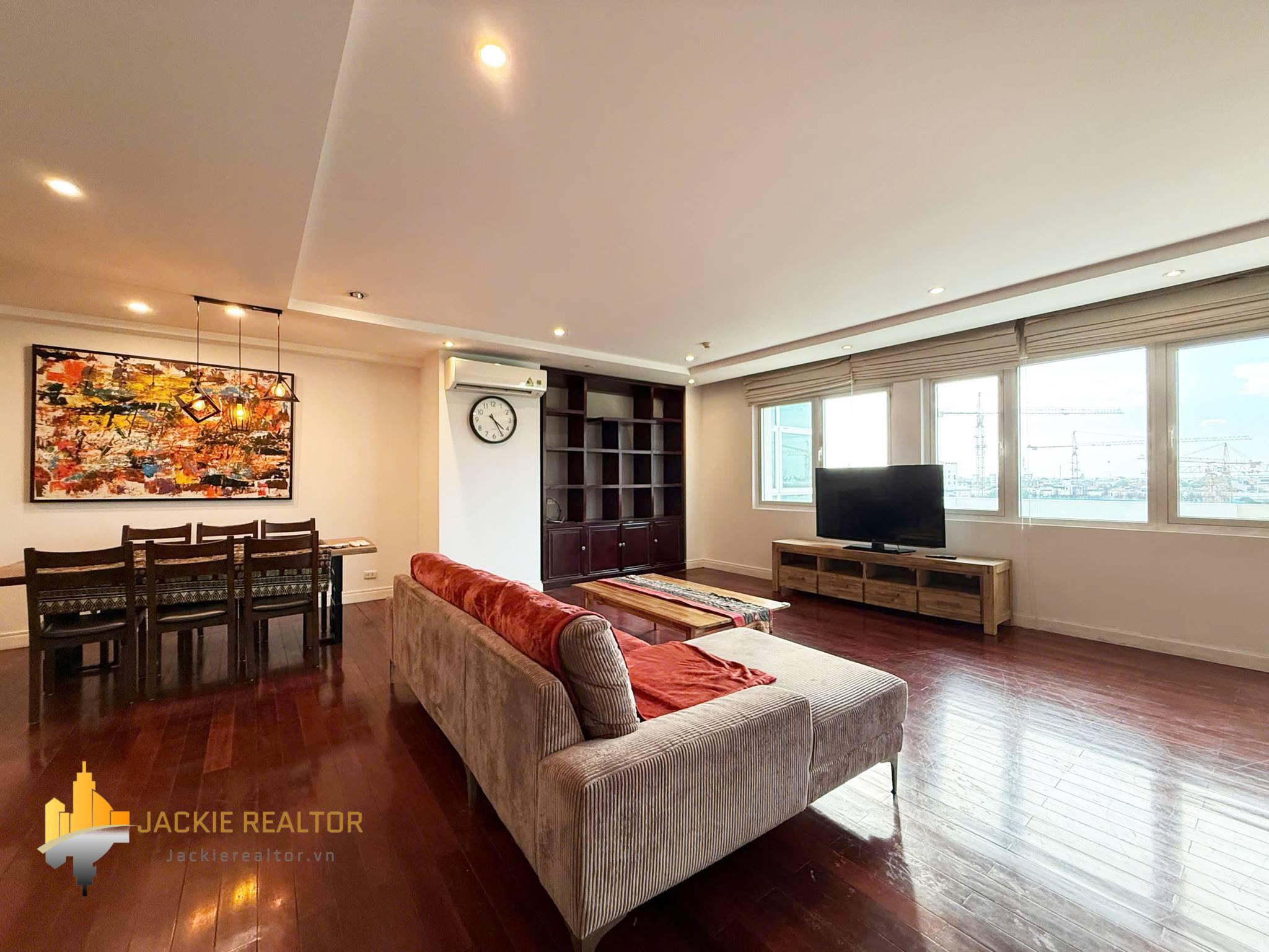 Cheap 3-bedroom 153-SQM apartment at E1 Ciputra for rent (4) Cheap 3-bedroom 153-SQM apartment at E1 Ciputra for rent (4)