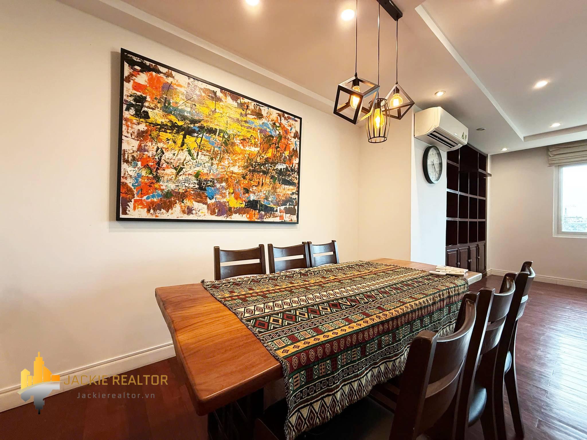 Cheap 3-bedroom 153-SQM apartment at E1 Ciputra for rent (7) Cheap 3-bedroom 153-SQM apartment at E1 Ciputra for rent (7)