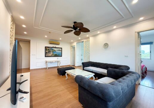 Cheap 4-bedroom apartment at E1 Ciputra for rent (1)