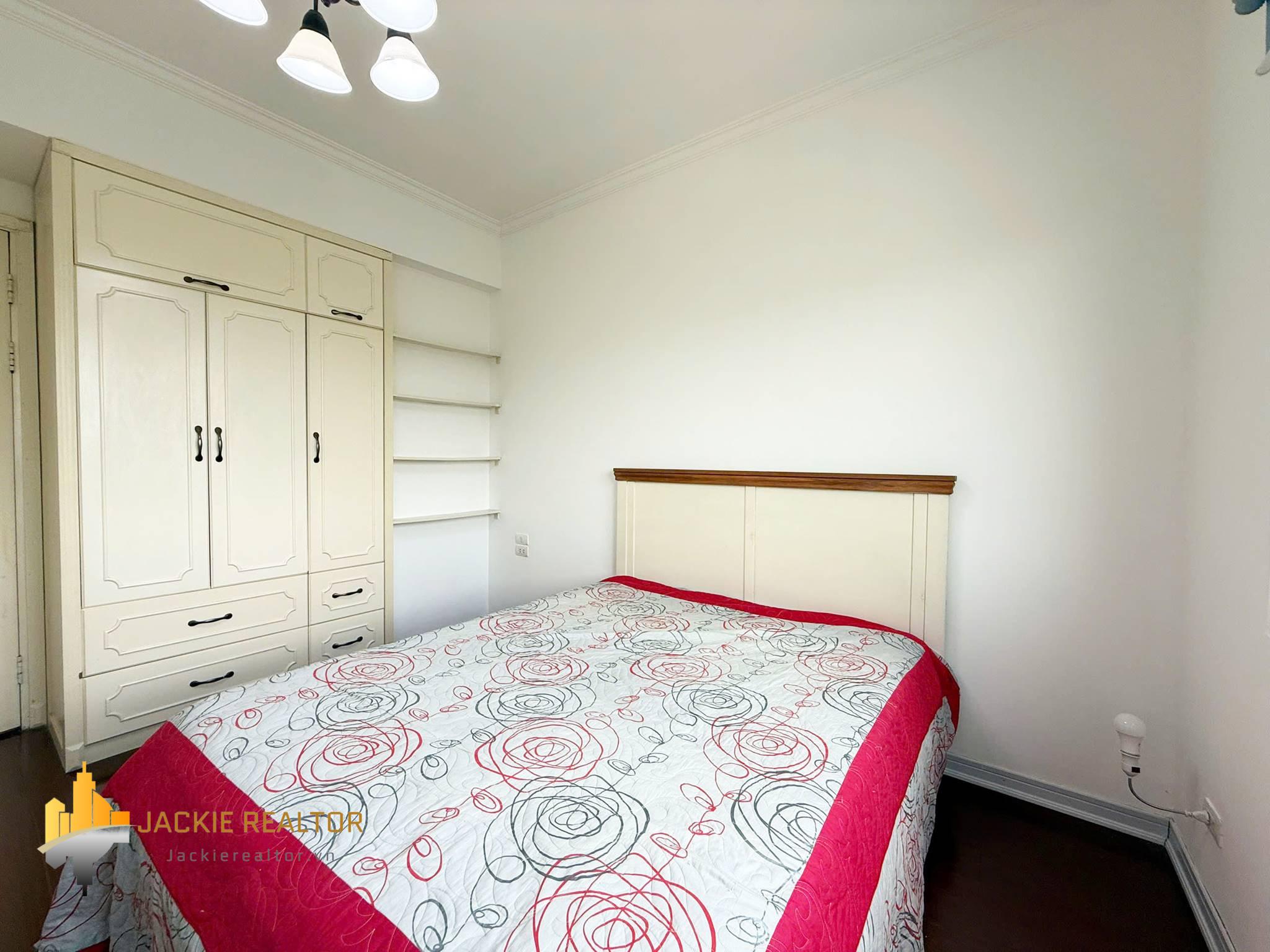 Cheap 4-bedroom apartment at E1 Ciputra for rent (10) Cheap 4-bedroom apartment at E1 Ciputra for rent (10)