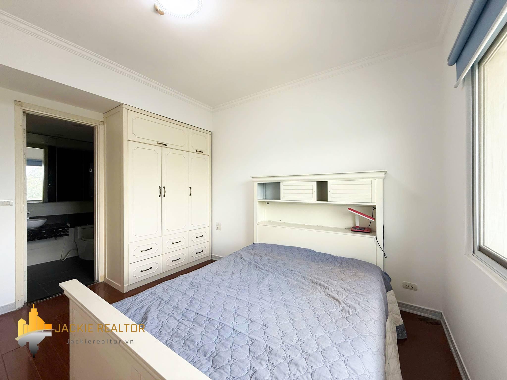 Cheap 4-bedroom apartment at E1 Ciputra for rent (13) Cheap 4-bedroom apartment at E1 Ciputra for rent (13)