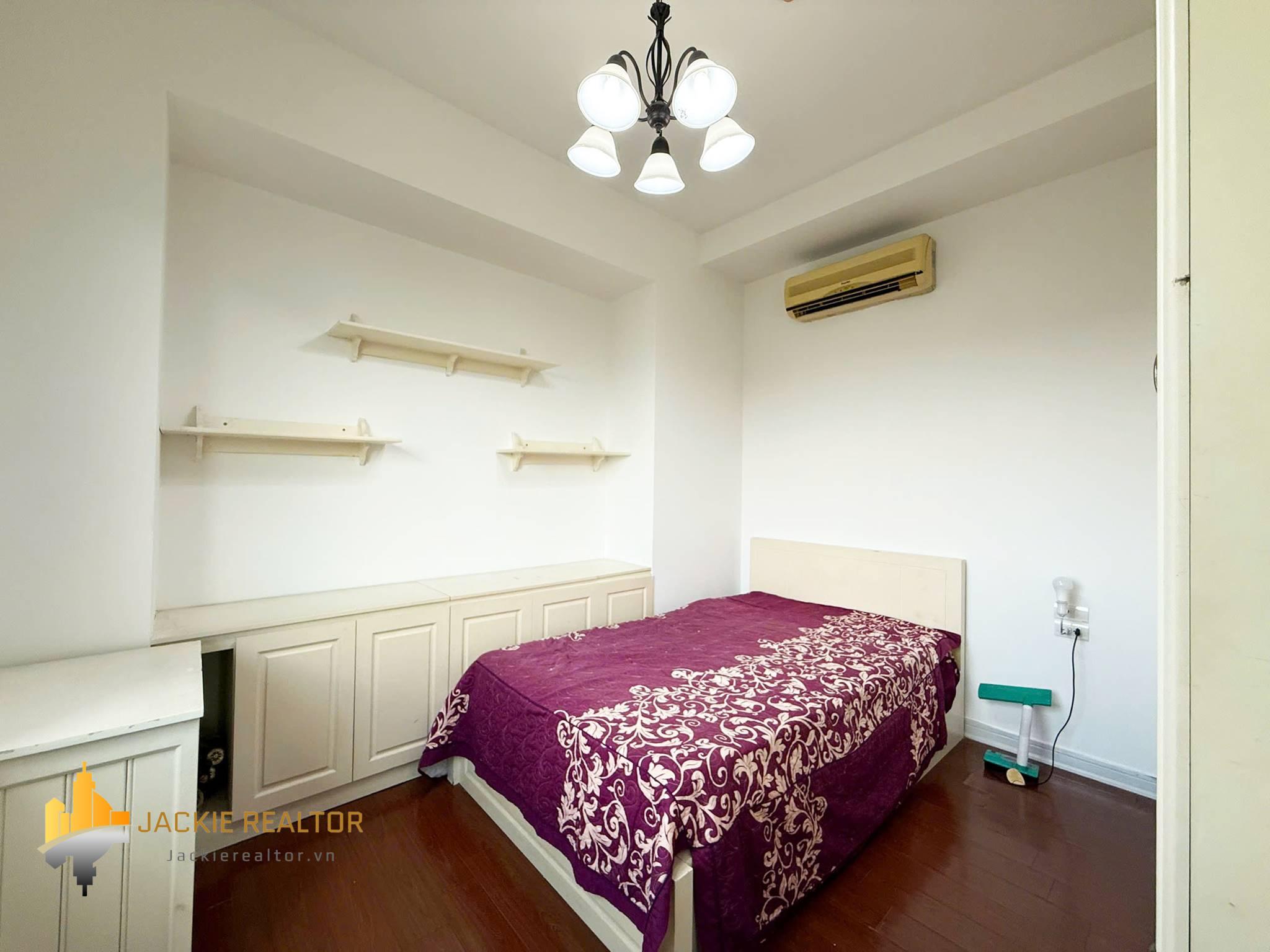 Cheap 4-bedroom apartment at E1 Ciputra for rent (15) Cheap 4-bedroom apartment at E1 Ciputra for rent (15)