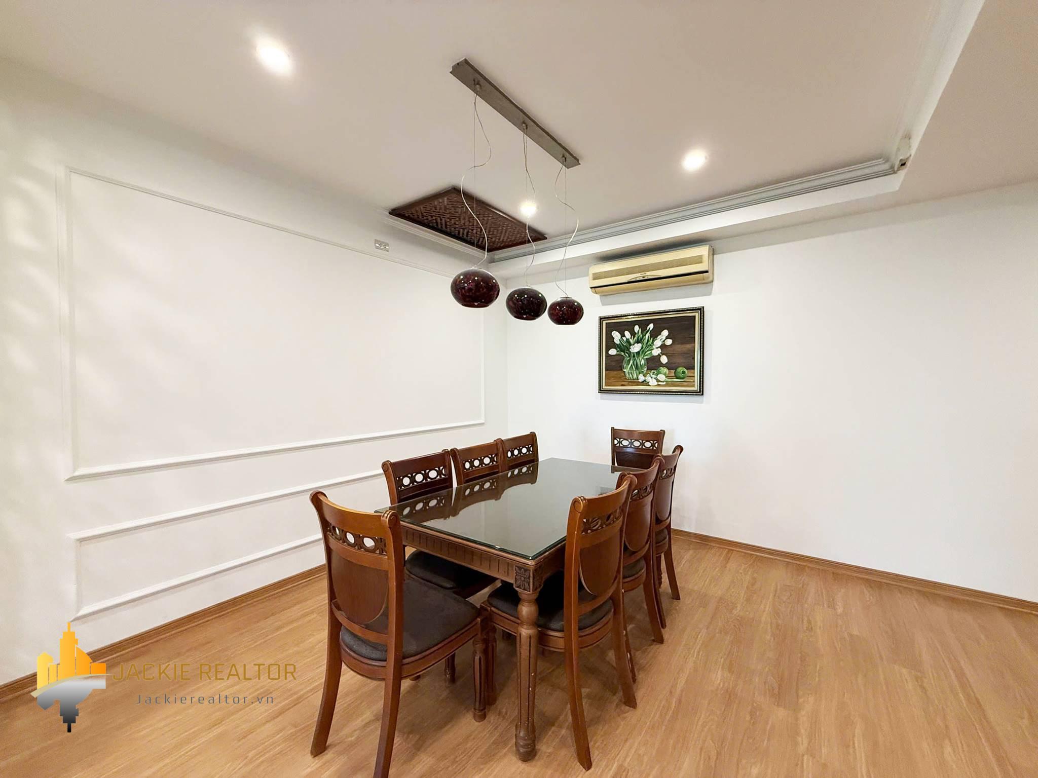 Cheap 4-bedroom apartment at E1 Ciputra for rent (6) Cheap 4-bedroom apartment at E1 Ciputra for rent (6)