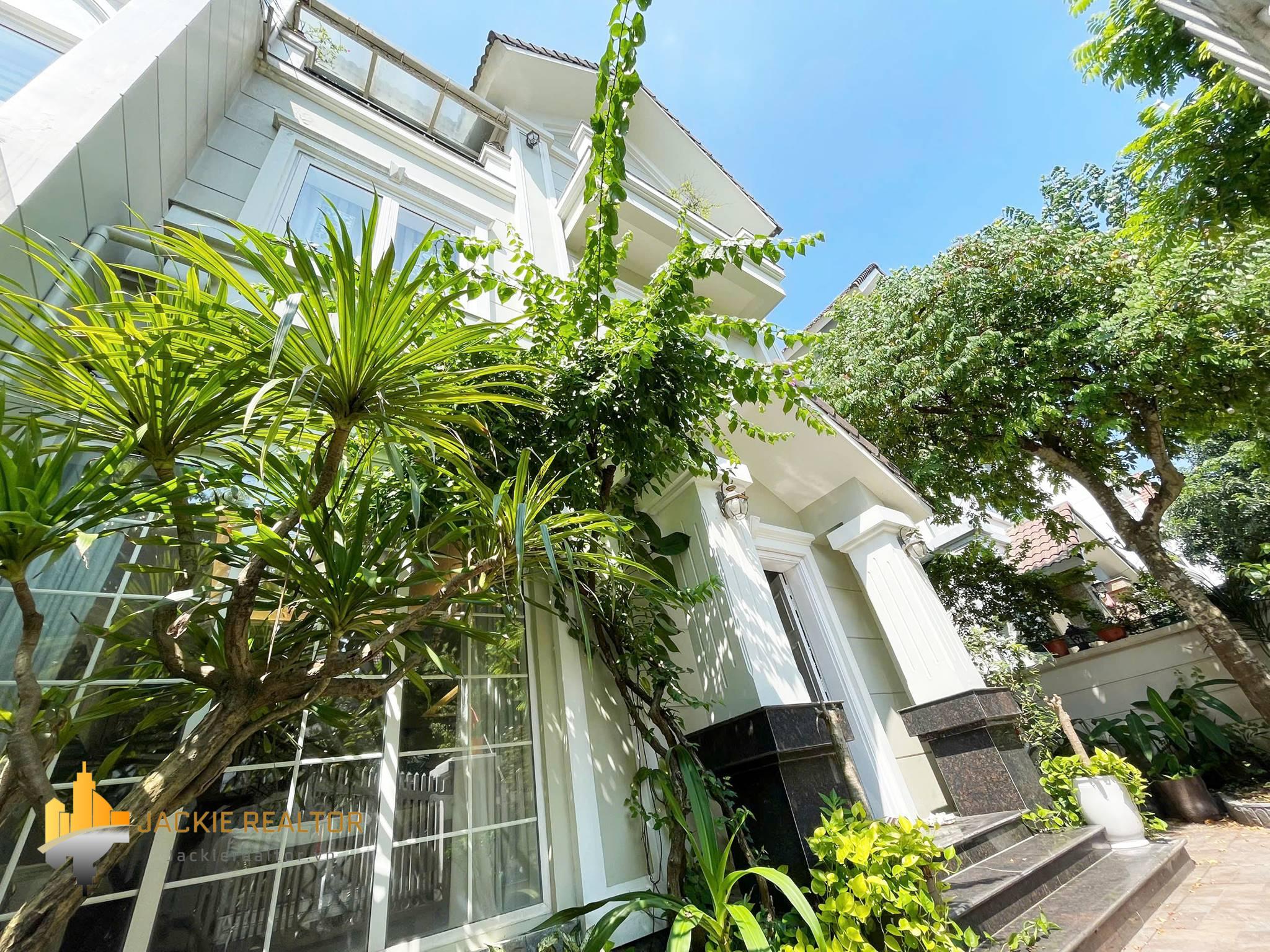 Cheap 4-bedroom villa at Anh Dao block, Vinhomes Riverside for rent (1) Cheap 4-bedroom villa at Anh Dao block, Vinhomes Riverside for rent (1)