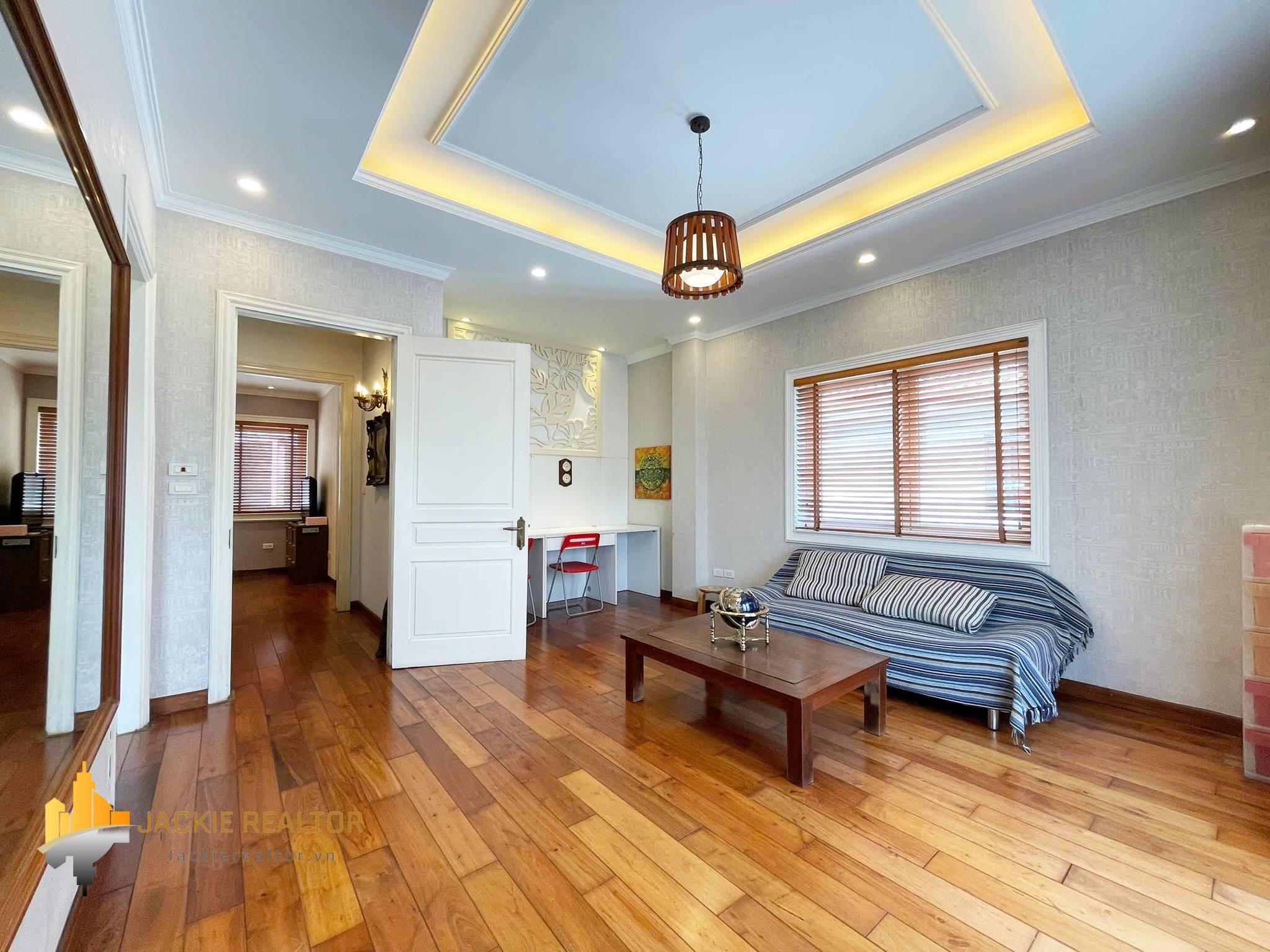 Cheap 4-bedroom villa at Anh Dao block, Vinhomes Riverside for rent (16) Cheap 4-bedroom villa at Anh Dao block, Vinhomes Riverside for rent (16)