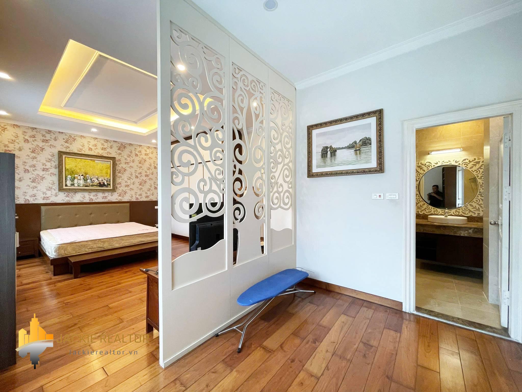 Cheap 4-bedroom villa at Anh Dao block, Vinhomes Riverside for rent (19) Cheap 4-bedroom villa at Anh Dao block, Vinhomes Riverside for rent (19)