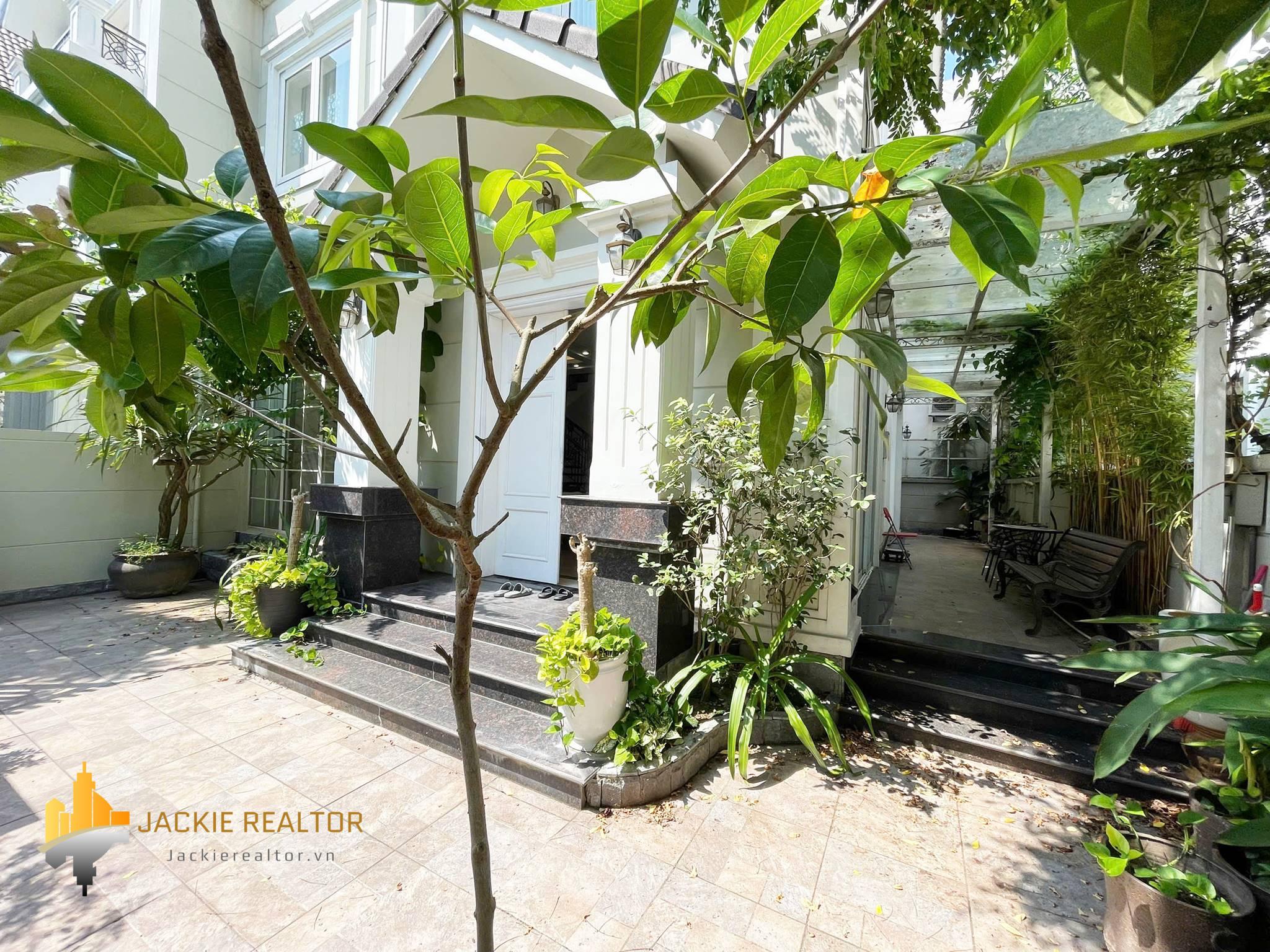 Cheap 4-bedroom villa at Anh Dao block, Vinhomes Riverside for rent (2) Cheap 4-bedroom villa at Anh Dao block, Vinhomes Riverside for rent (2)