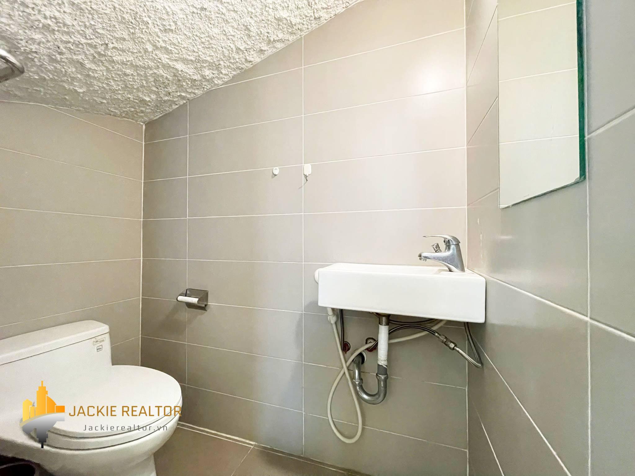 Cheap 4-bedroom villa at Anh Dao block, Vinhomes Riverside for rent (31) Cheap 4-bedroom villa at Anh Dao block, Vinhomes Riverside for rent (31)