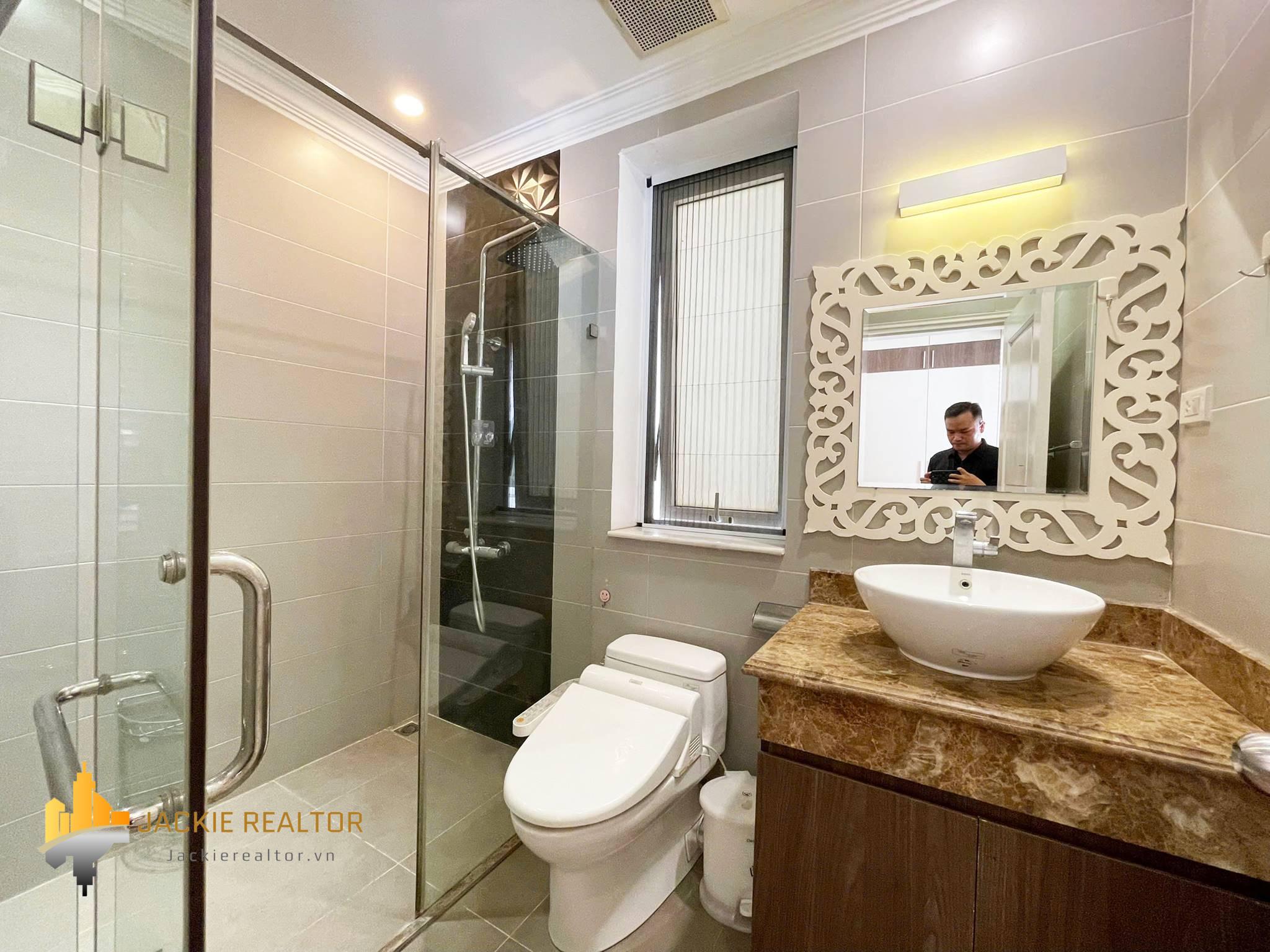 Cheap 4-bedroom villa at Anh Dao block, Vinhomes Riverside for rent (34) Cheap 4-bedroom villa at Anh Dao block, Vinhomes Riverside for rent (34)