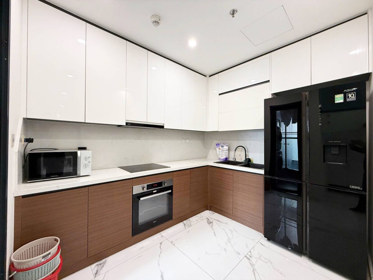 Enchanting 4-bedroom duplex Sunshine City for rent (10)