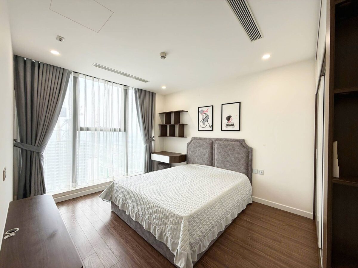Enchanting 4-bedroom duplex Sunshine City for rent (23)