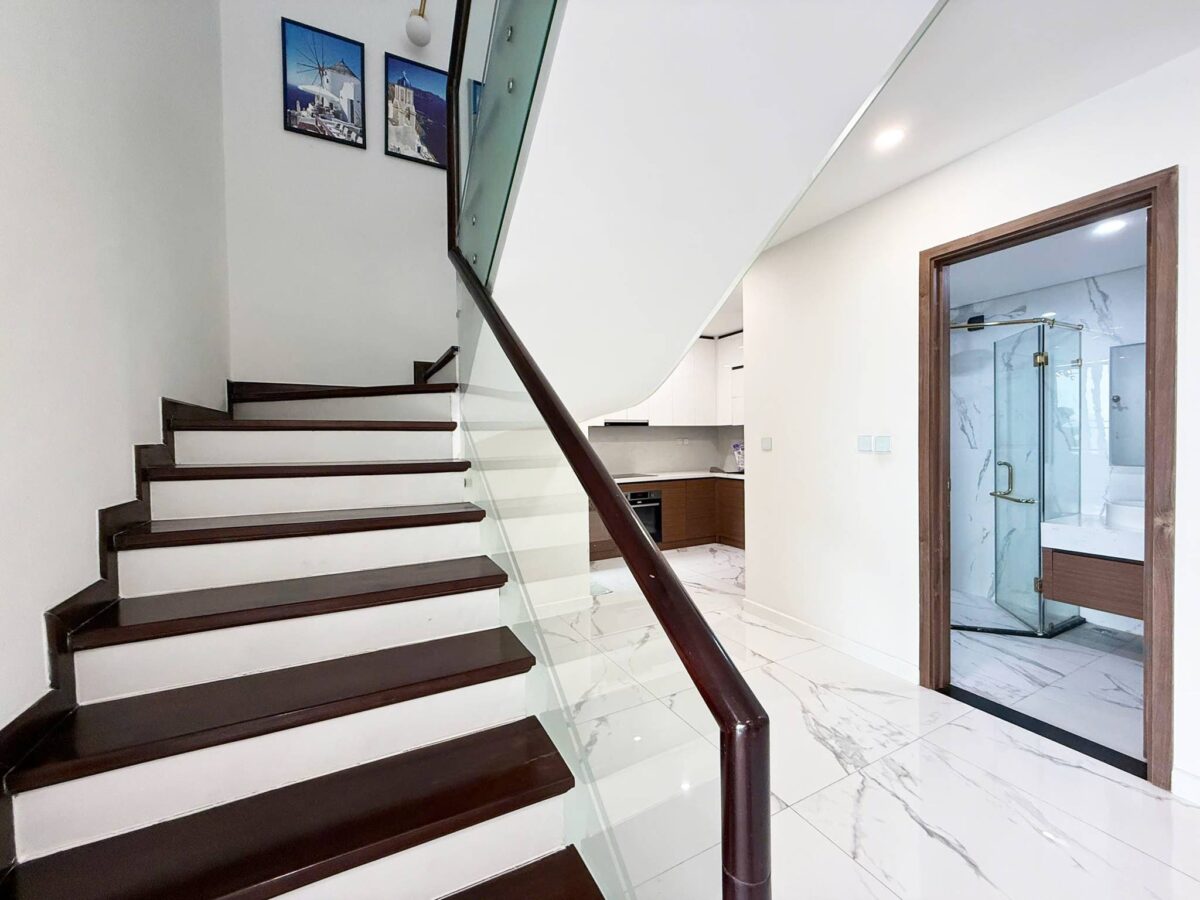 Enchanting 4-bedroom duplex Sunshine City for rent (8)