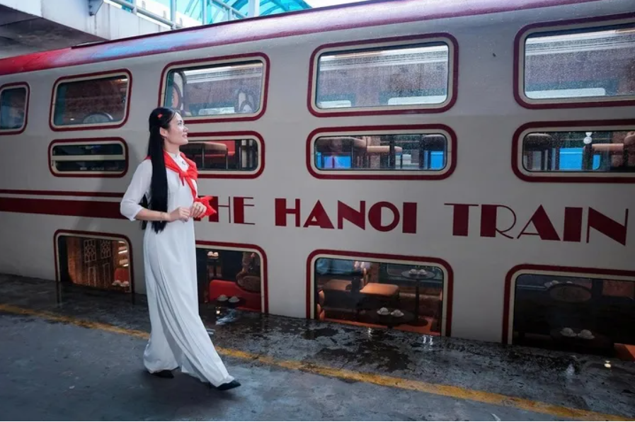 Hanoi Train is built with two floors