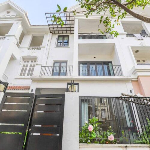 Jackie Realtor - The #1 Vietnam Real Estate Agency 16 Modern 4-bedroom villa for rent at T6 Ciputra (1)