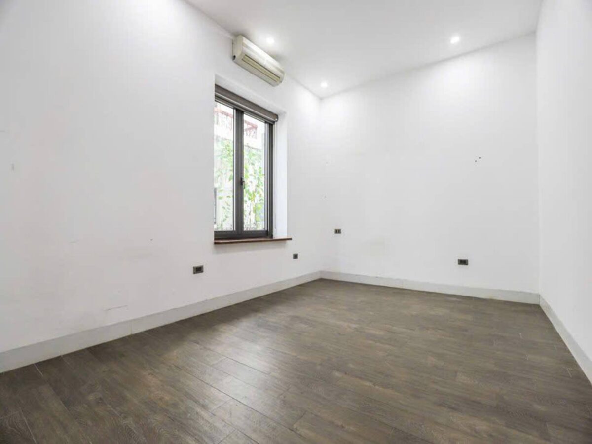 Modern 4-bedroom villa for rent at T6 Ciputra (20)