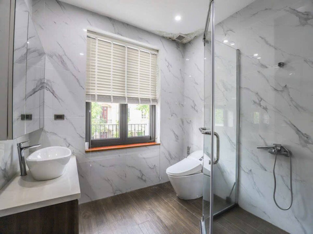 Modern 4-bedroom villa for rent at T6 Ciputra (30)