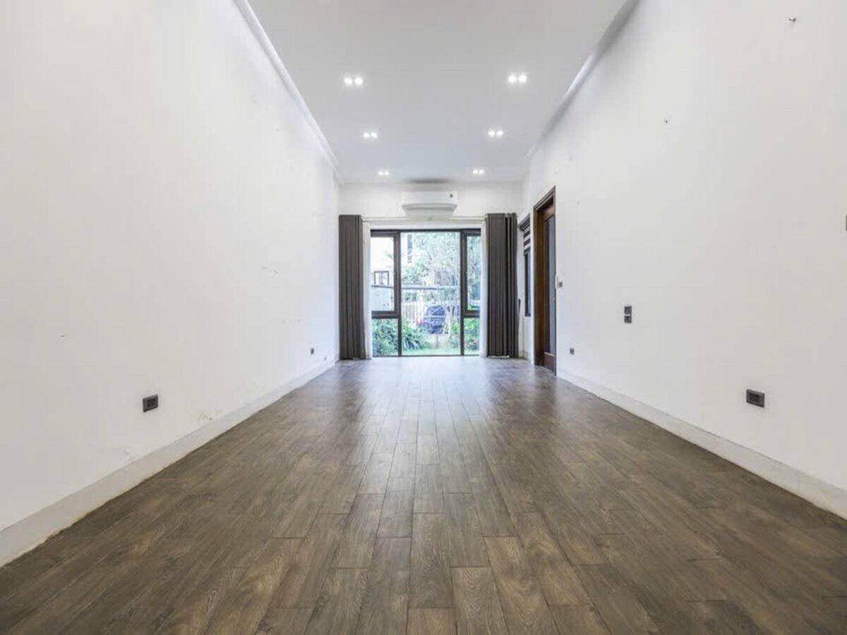 Modern 4-bedroom villa for rent at T6 Ciputra (7)