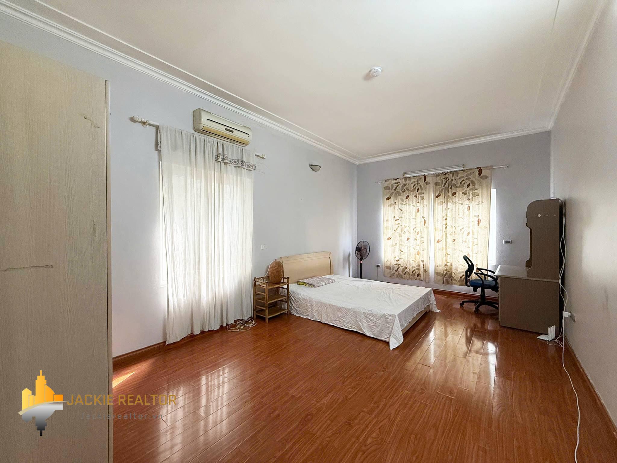 Multi-bedroom house for rent in Tu Lien, Au Co, Tay Ho, Hanoi (12) Multi-bedroom house for rent in Tu Lien, Au Co, Tay Ho, Hanoi (12)