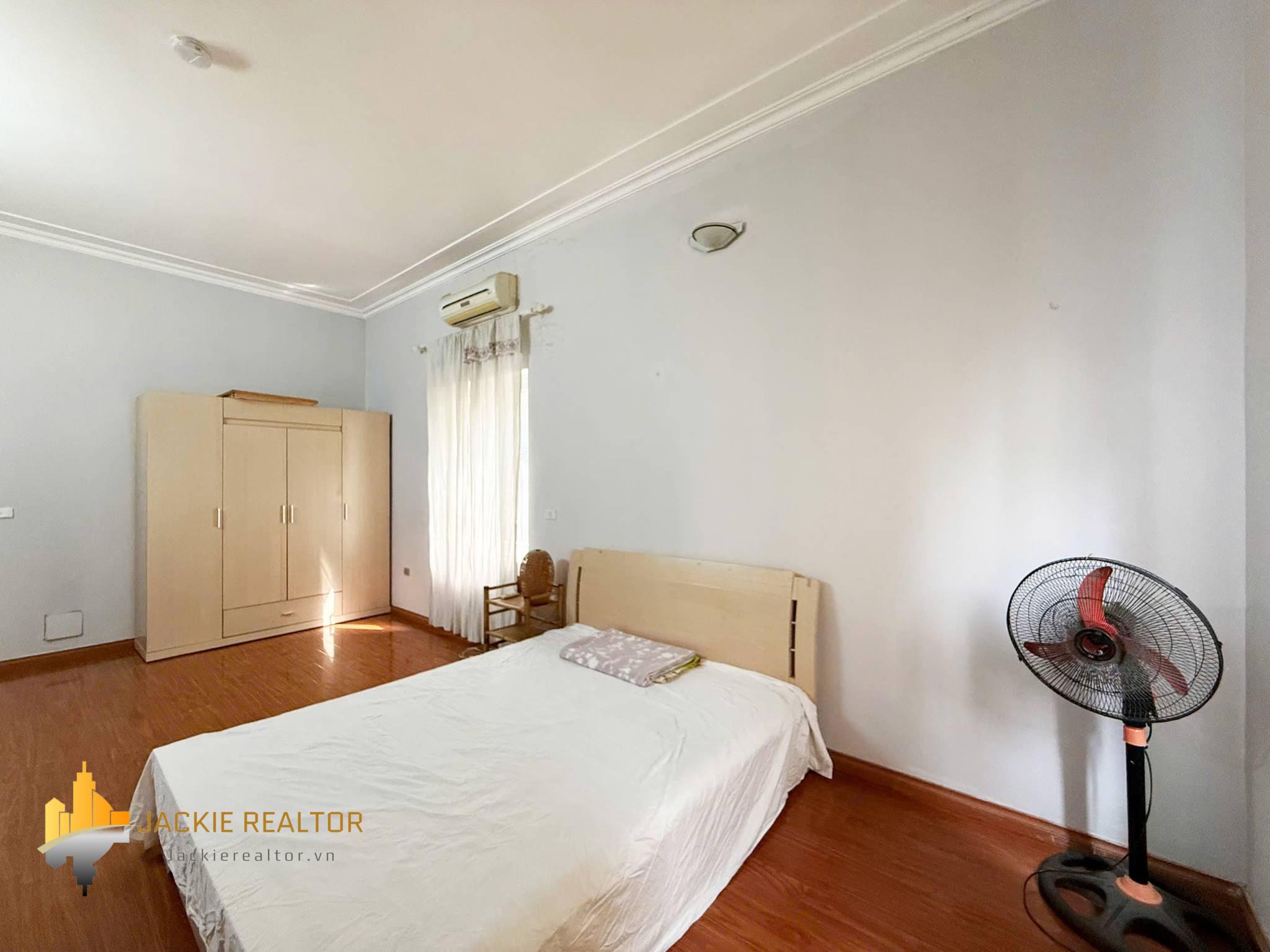 Multi-bedroom house for rent in Tu Lien, Au Co, Tay Ho, Hanoi (13) Multi-bedroom house for rent in Tu Lien, Au Co, Tay Ho, Hanoi (13)