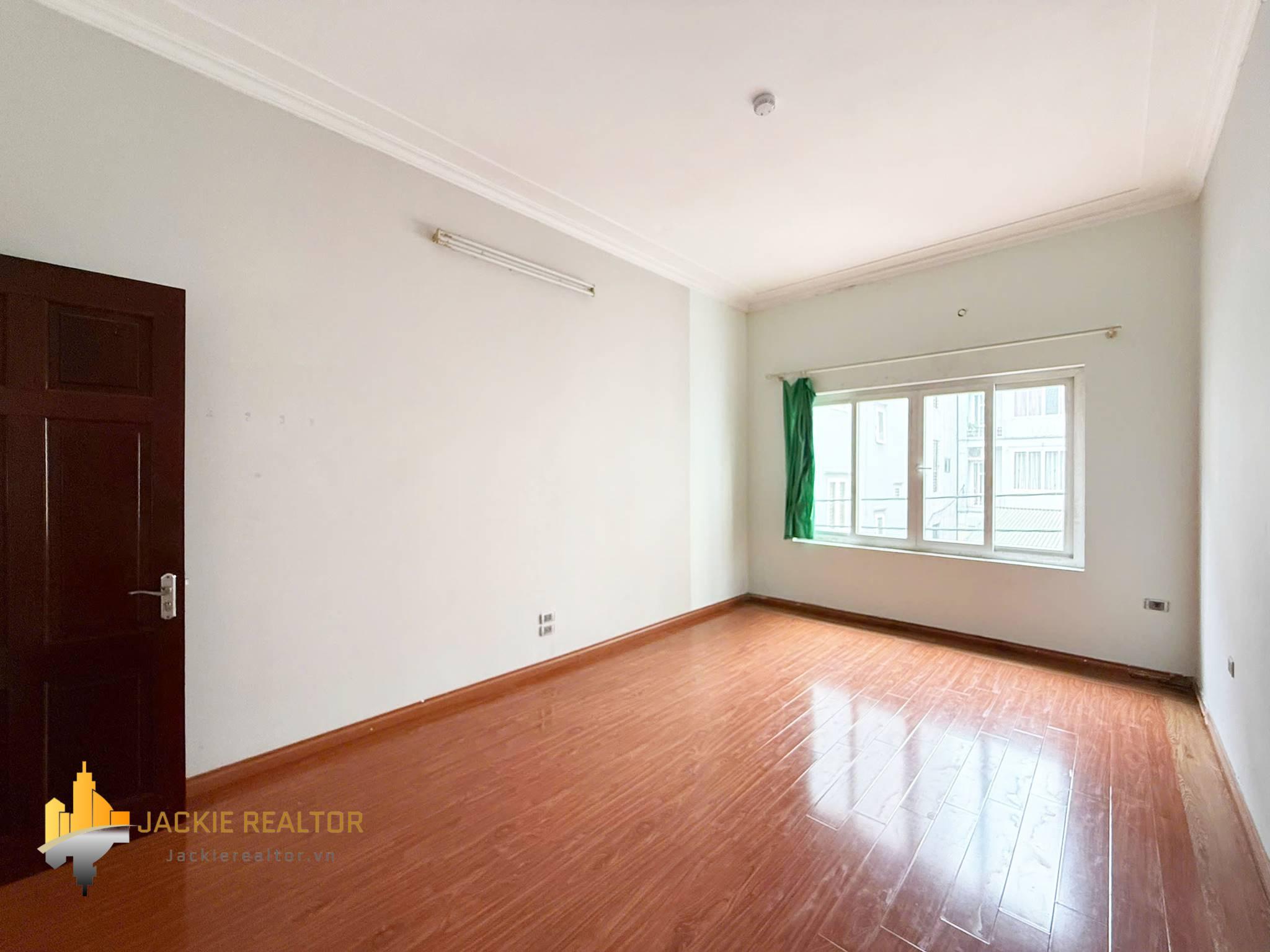 Multi-bedroom house for rent in Tu Lien, Au Co, Tay Ho, Hanoi (15) Multi-bedroom house for rent in Tu Lien, Au Co, Tay Ho, Hanoi (15)